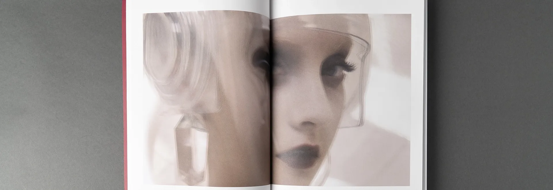 Nars cosmetic booklet